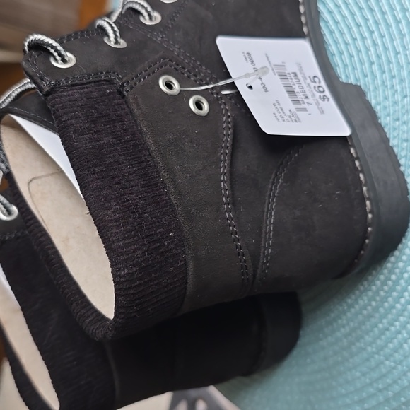 ST. JOHN'S BAY BRAND WOMEN'S BLACK WINTER SHORT LACE UP BOOTS SIZE 7 - Picture 7 of 15